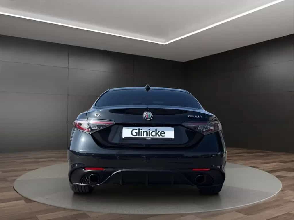 Alfa Romeo Giulia MY23 Veloce 2.0 Turbo 16V 206kW AT 12/2023-photo-2