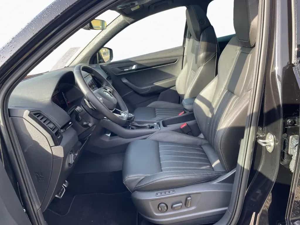 Skoda Karoq Sportline 1.5 TSI DSG Navi LED ACC Panoram 05/2025-photo-9