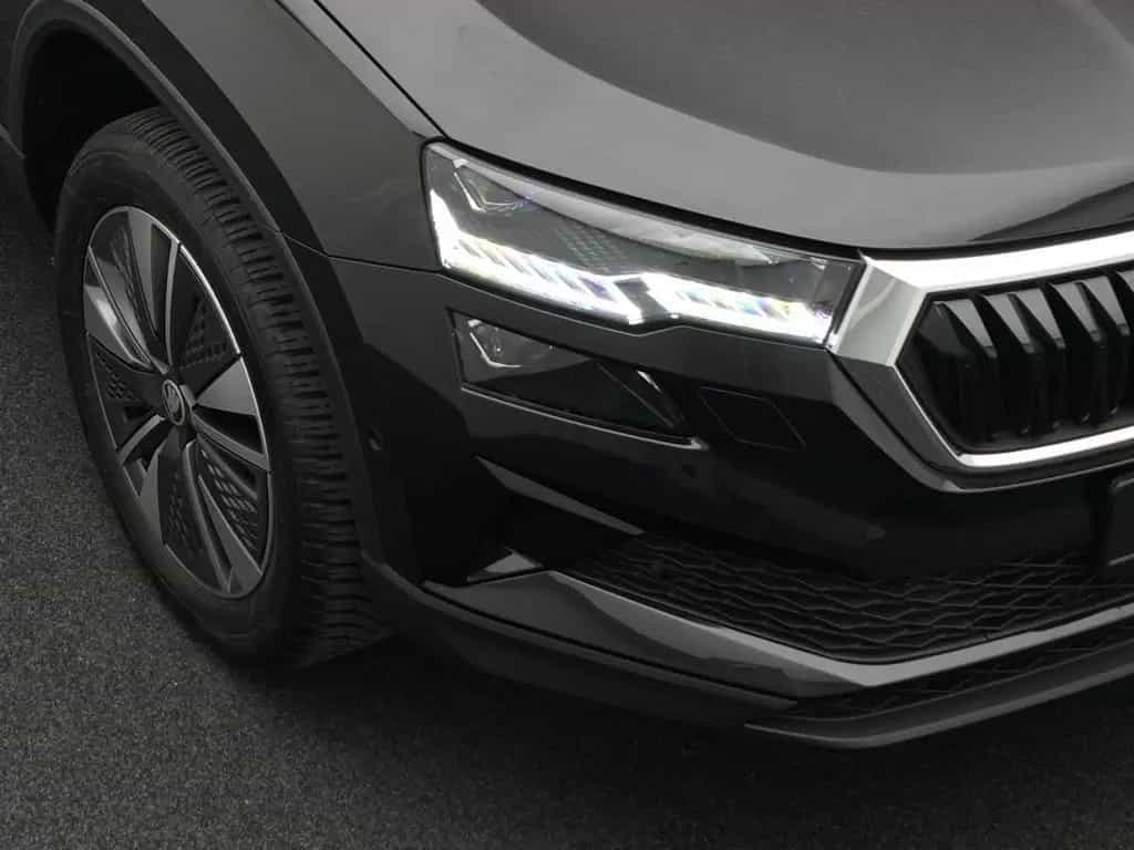 Skoda Karoq Tour 2.0 TDI DSG *AHK*LED*NAVI*KAM*17"* 07/2025-photo-16