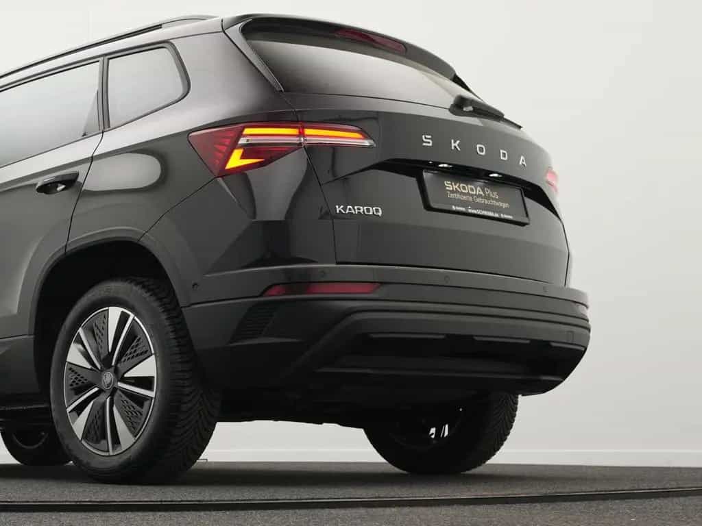 Skoda Karoq Tour 2.0 TDI DSG *AHK*LED*NAVI*KAM*17"* 07/2025-photo-43