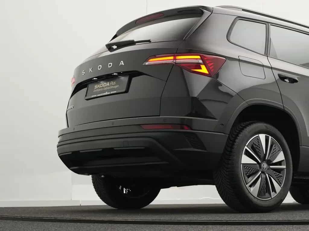 Skoda Karoq Tour 2.0 TDI DSG *AHK*LED*NAVI*KAM*17"* 07/2025-photo-44