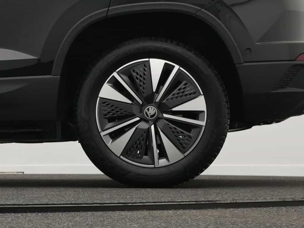 Skoda Karoq Tour 2.0 TDI DSG *AHK*LED*NAVI*KAM*17"* 07/2025-photo-46