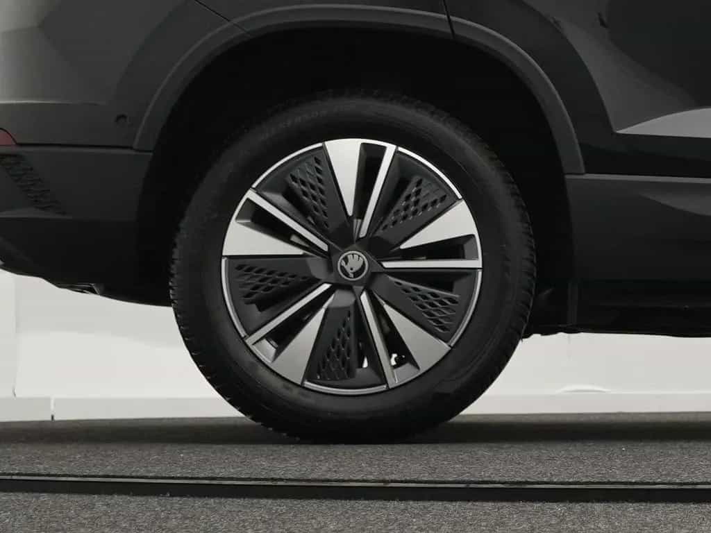 Skoda Karoq Tour 2.0 TDI DSG *AHK*LED*NAVI*KAM*17"* 07/2025-photo-47