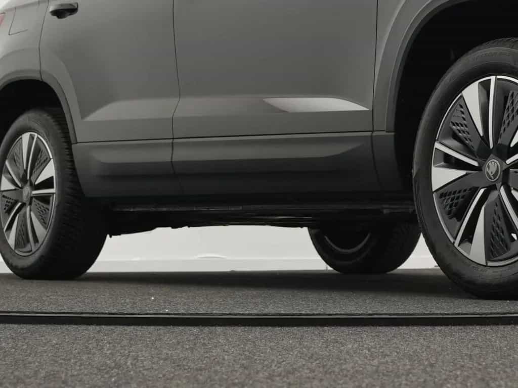 Skoda Karoq Tour 2.0 TDI DSG *AHK*LED*NAVI*KAM*17"* 07/2025-photo-49