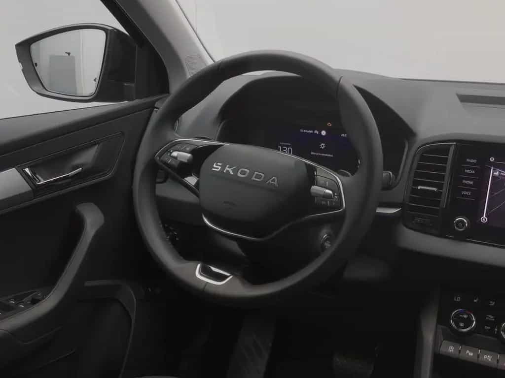 Skoda Karoq Tour 2.0 TDI DSG *AHK*LED*NAVI*KAM*17"* 07/2025-photo-7