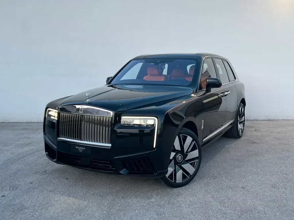 Rolls-Royce Cullinan - null-photo-0