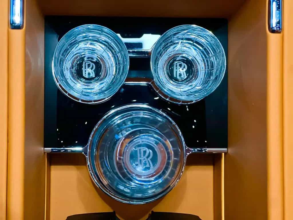 Rolls-Royce Cullinan - null-photo-19