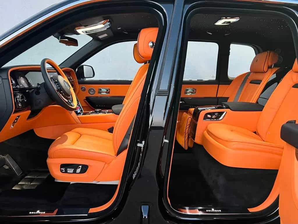 Rolls-Royce Cullinan - null-photo-9