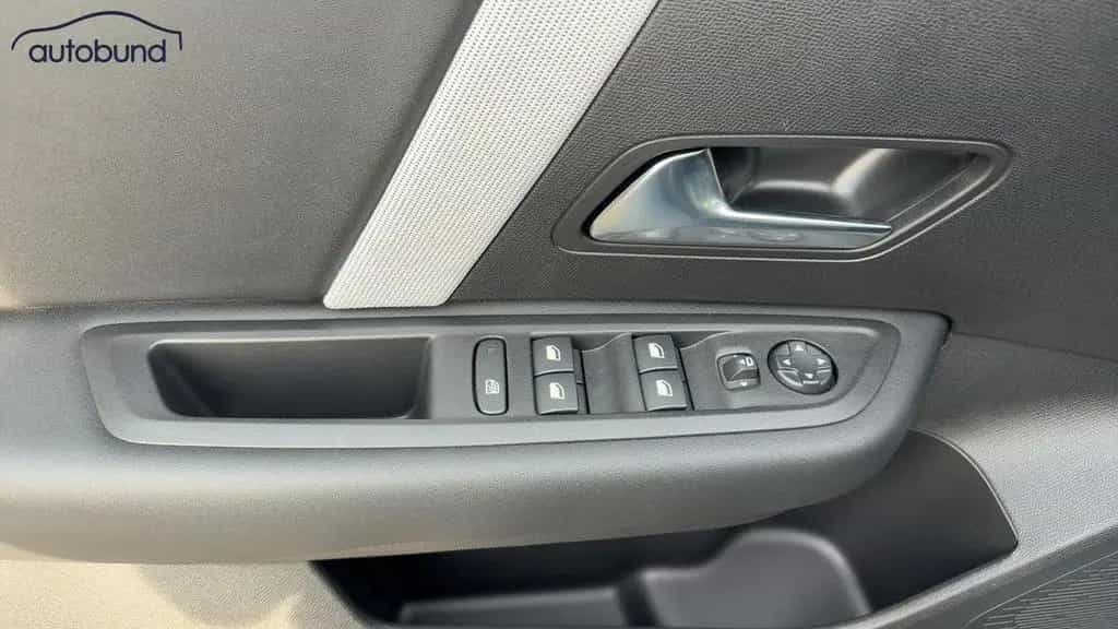 Citroën C4 III 1,2 PT Autom. Max Alu KA LED Link NAV NBA 11/2025-photo-10