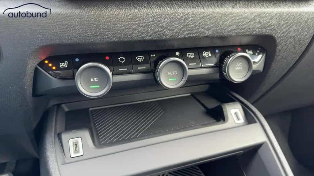 Citroën C4 III 1,2 PT Autom. Max Alu KA LED Link NAV NBA 11/2025-photo-16