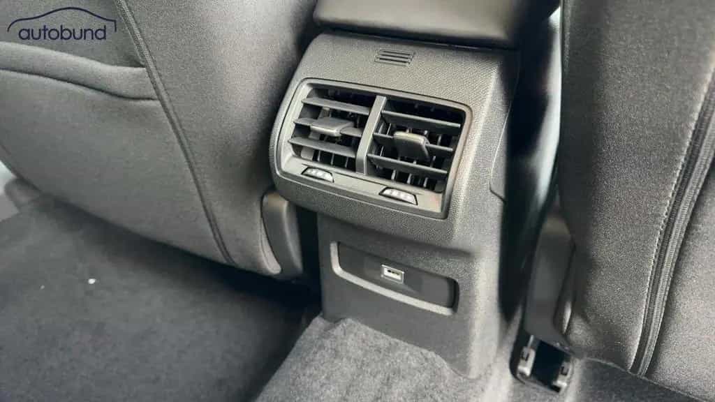 Citroën C4 III 1,2 PT Autom. Max Alu KA LED Link NAV NBA 11/2025-photo-28