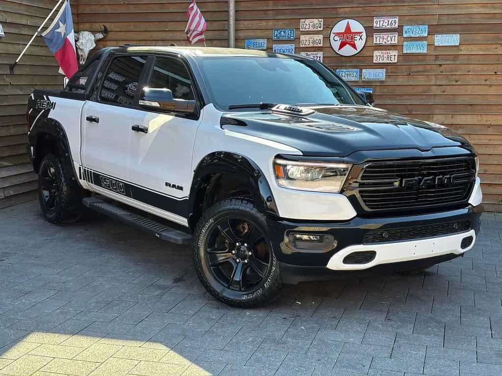 Dodge RAM 1500 Laramie 5.7L 12Zoll Display 4x4 AHK 06/2021-photo-1