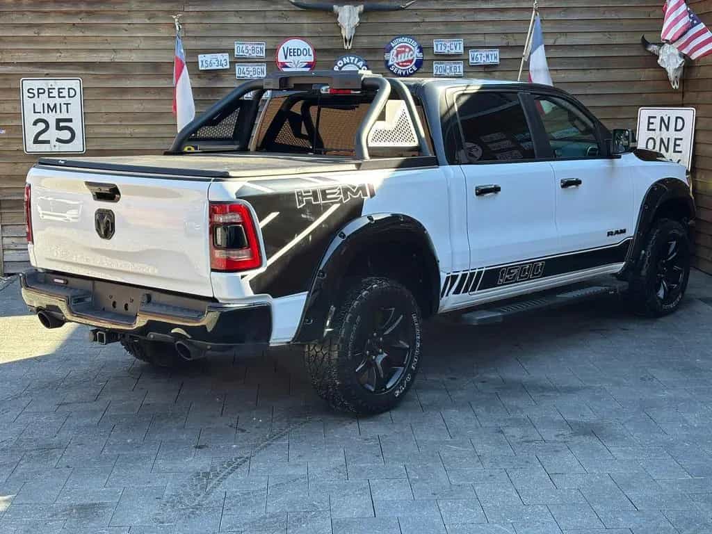 Dodge RAM 1500 Laramie 5.7L 12Zoll Display 4x4 AHK 06/2021-photo-16