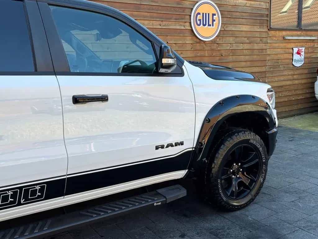 Dodge RAM 1500 Laramie 5.7L 12Zoll Display 4x4 AHK 06/2021-photo-18