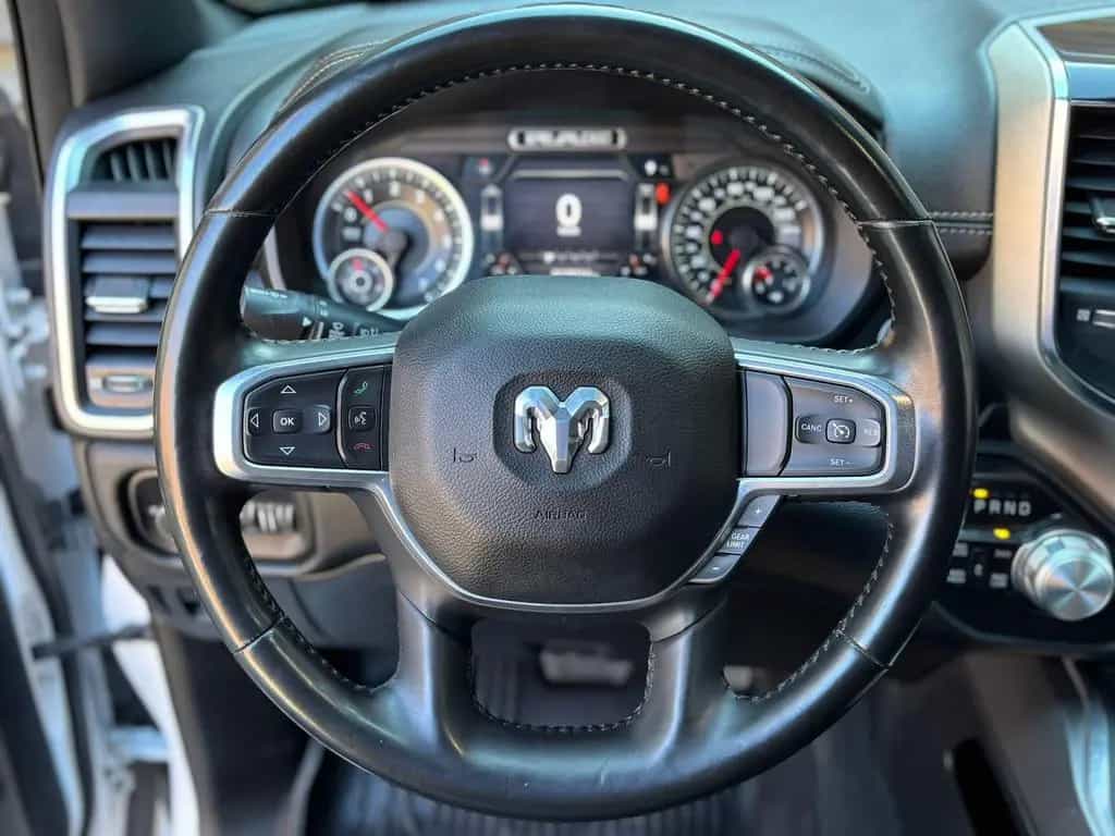 Dodge RAM 1500 Laramie 5.7L 12Zoll Display 4x4 AHK 06/2021-photo-21