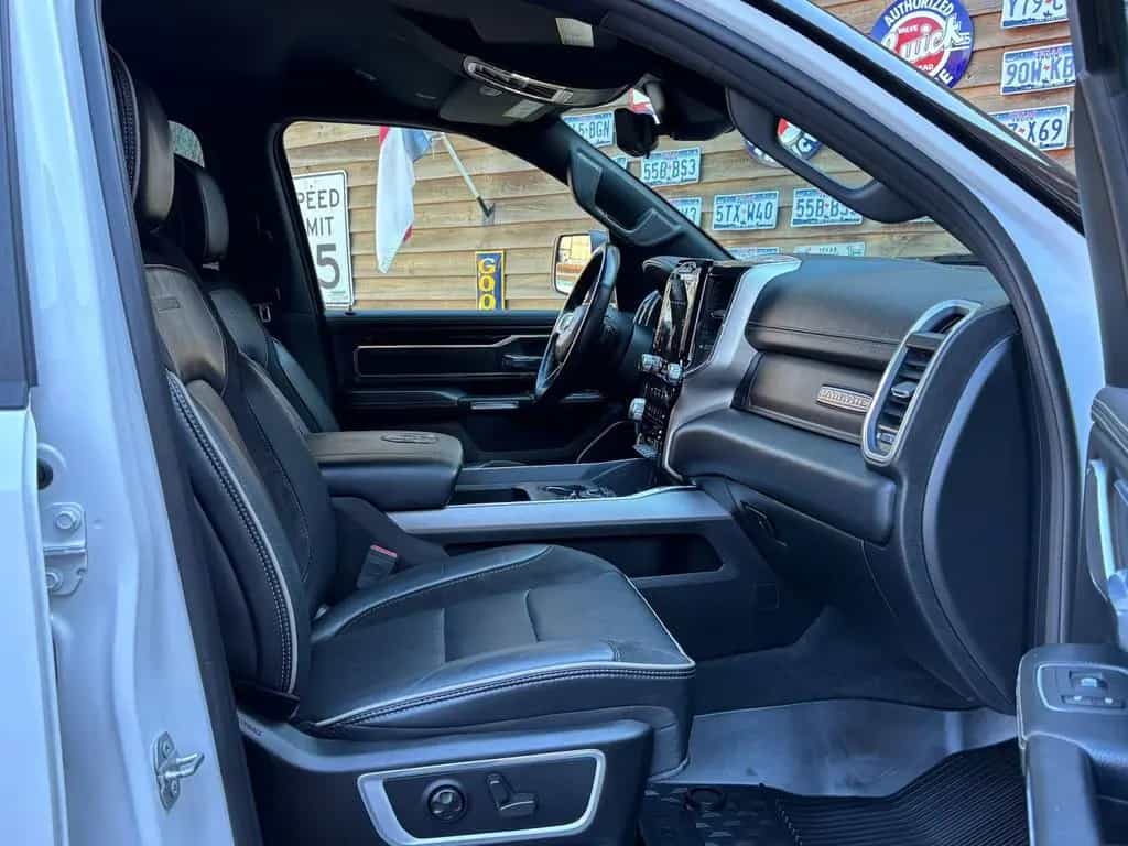 Dodge RAM 1500 Laramie 5.7L 12Zoll Display 4x4 AHK 06/2021-photo-27