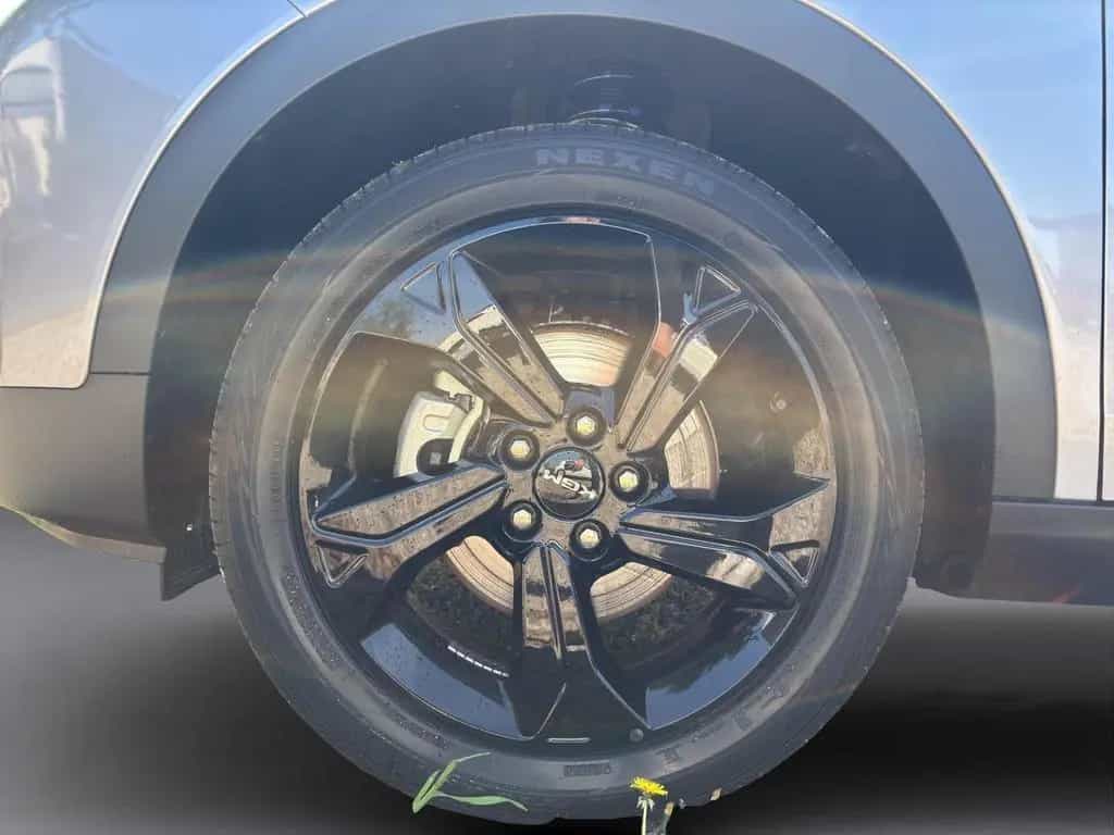 KGM Tivoli Nomad+ 1.5 2WD *LED/SHZ/RFK/App/PDC* null-photo-15