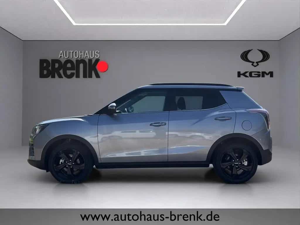 KGM Tivoli Nomad+ 1.5 2WD *LED/SHZ/RFK/App/PDC* null-photo-2