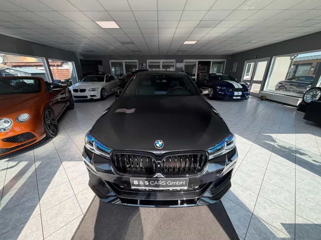 BMW 5 Series 540i xDrive M.pak M-Perf  Lci Lacer Look 07/2017-photo-1
