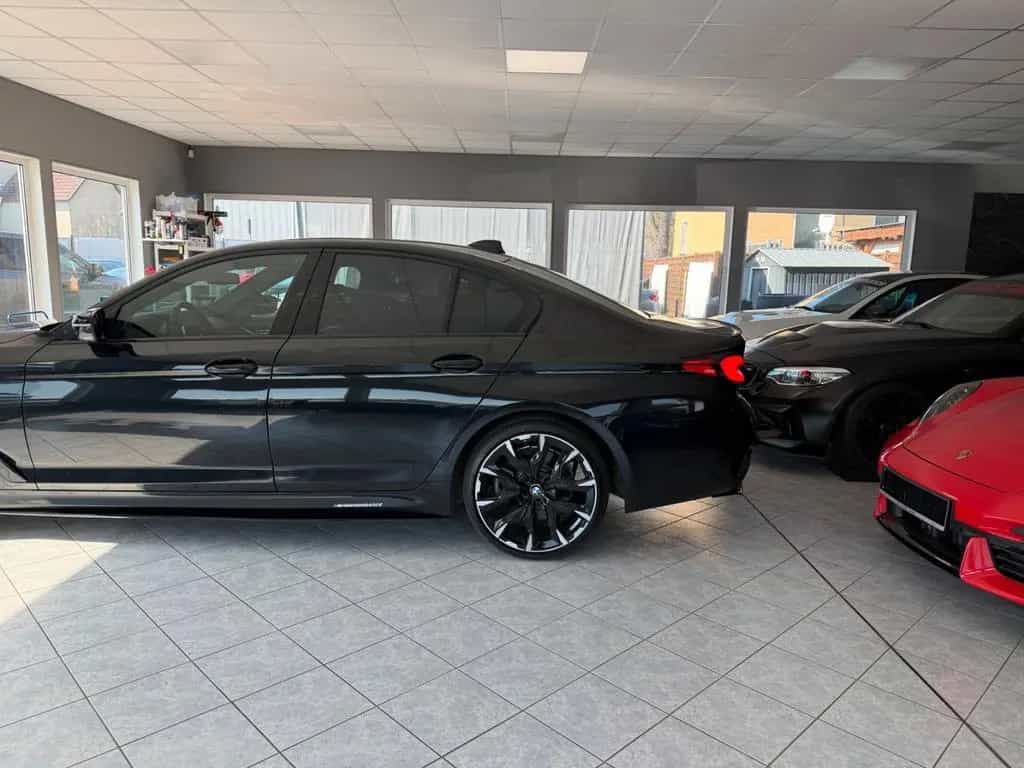 BMW 5 Series 540i xDrive M.pak M-Perf  Lci Lacer Look 07/2017-photo-12