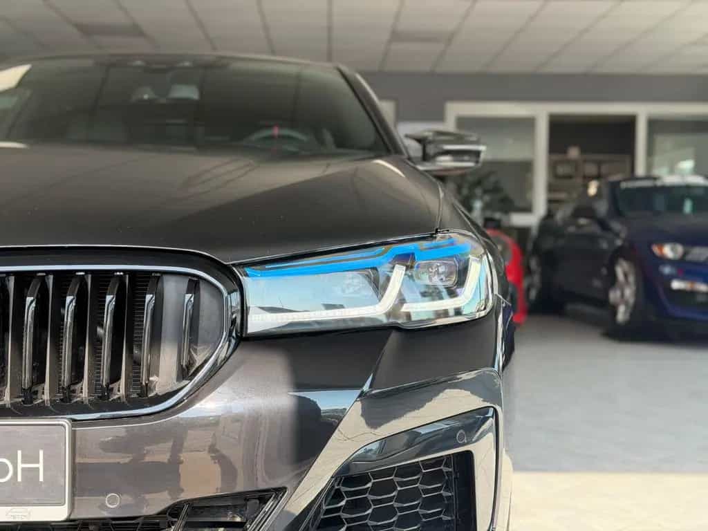 BMW 5 Series 540i xDrive M.pak M-Perf  Lci Lacer Look 07/2017-photo-2
