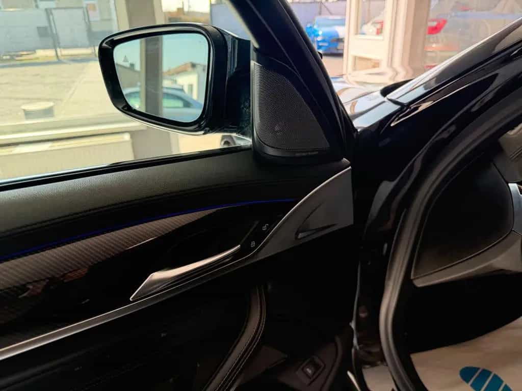 BMW 5 Series 540i xDrive M.pak M-Perf  Lci Lacer Look 07/2017-photo-20