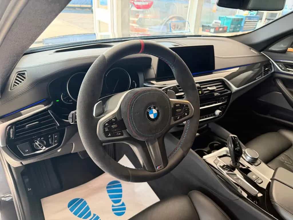 BMW 5 Series 540i xDrive M.pak M-Perf  Lci Lacer Look 07/2017-photo-22
