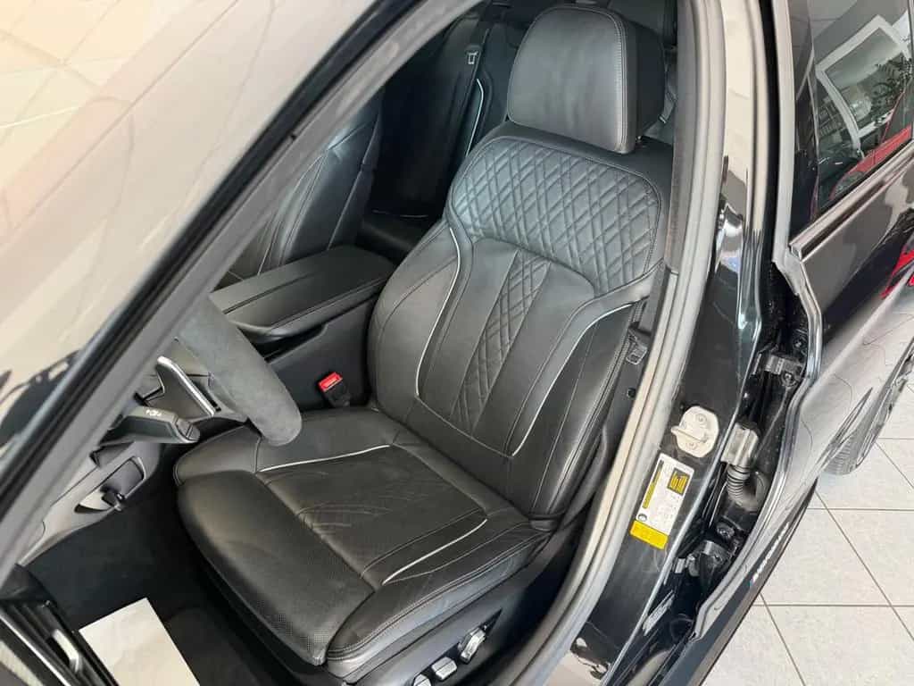 BMW 5 Series 540i xDrive M.pak M-Perf  Lci Lacer Look 07/2017-photo-23