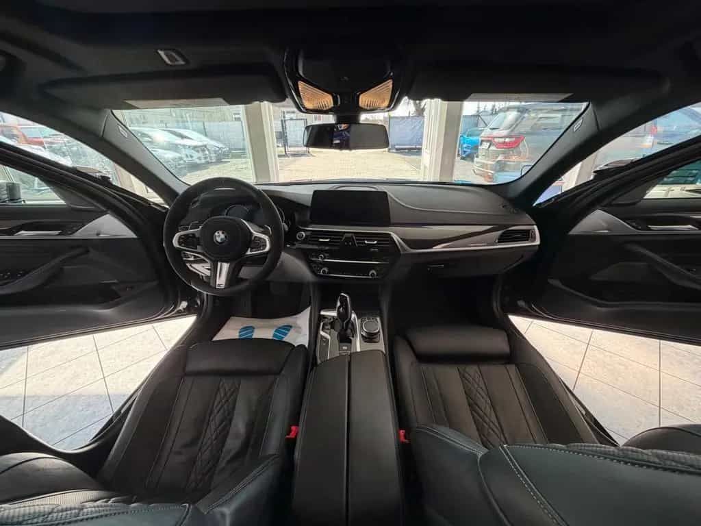 BMW 5 Series 540i xDrive M.pak M-Perf  Lci Lacer Look 07/2017-photo-30