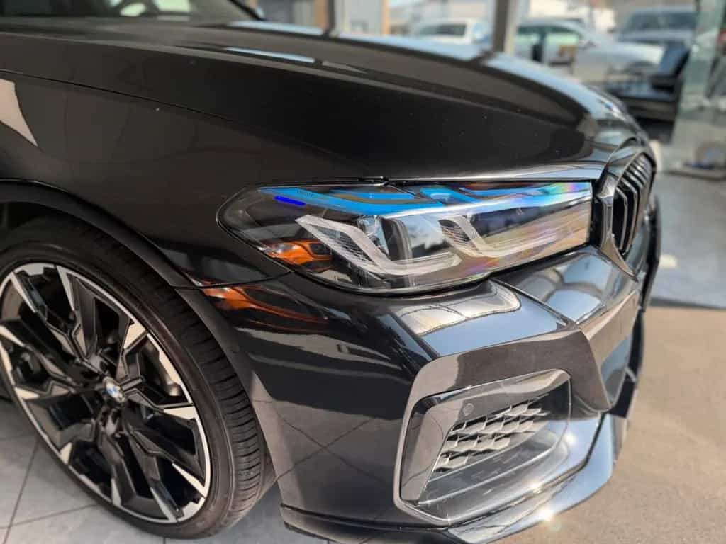 BMW 5 Series 540i xDrive M.pak M-Perf  Lci Lacer Look 07/2017-photo-4