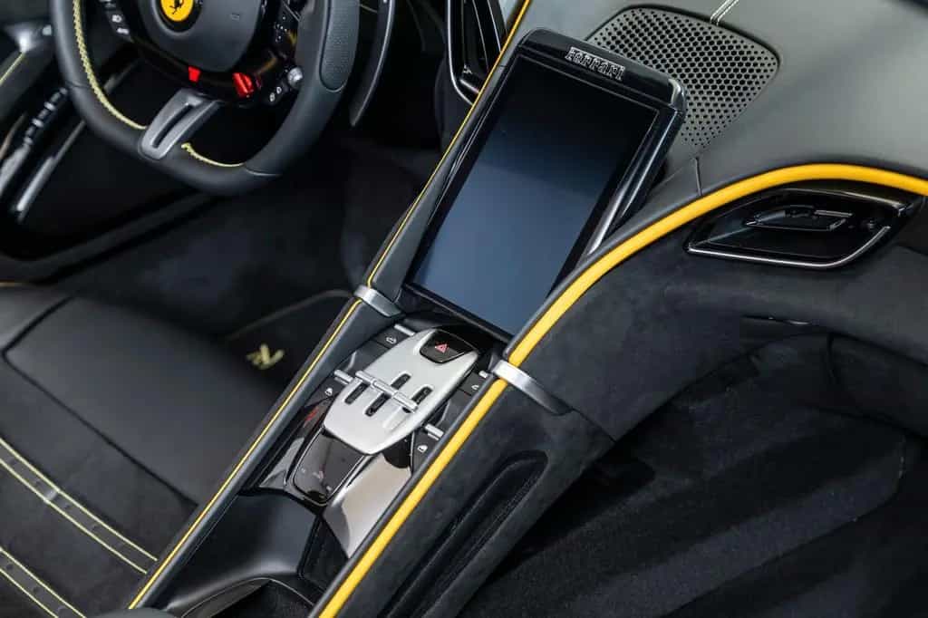 Ferrari Roma Spider 11/2025-photo-17