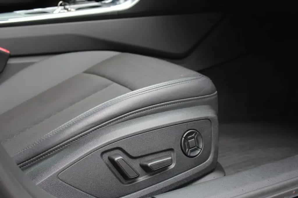 Audi A6 Avant 40 TDI ACC ASG AHK Blackstyle Memory 08/2021-photo-11