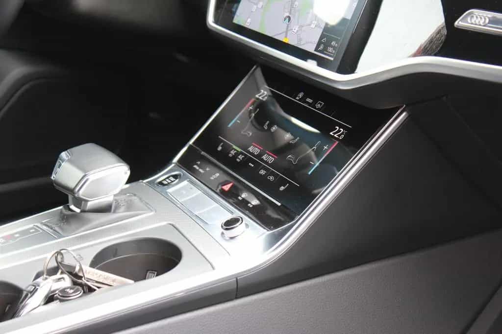 Audi A6 Avant 40 TDI ACC ASG AHK Blackstyle Memory 08/2021-photo-9