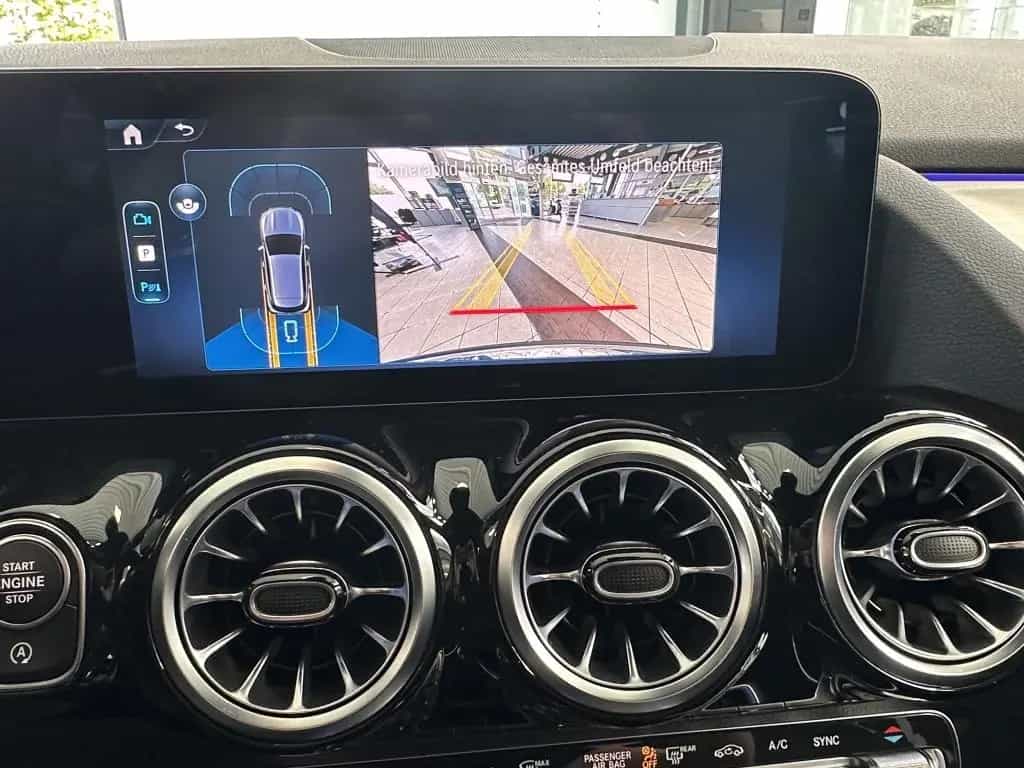 Mercedes-Benz GLA 200 AMG Line*NightPaket*MULTIBEAM LED*Kamera 08/2025-photo-23