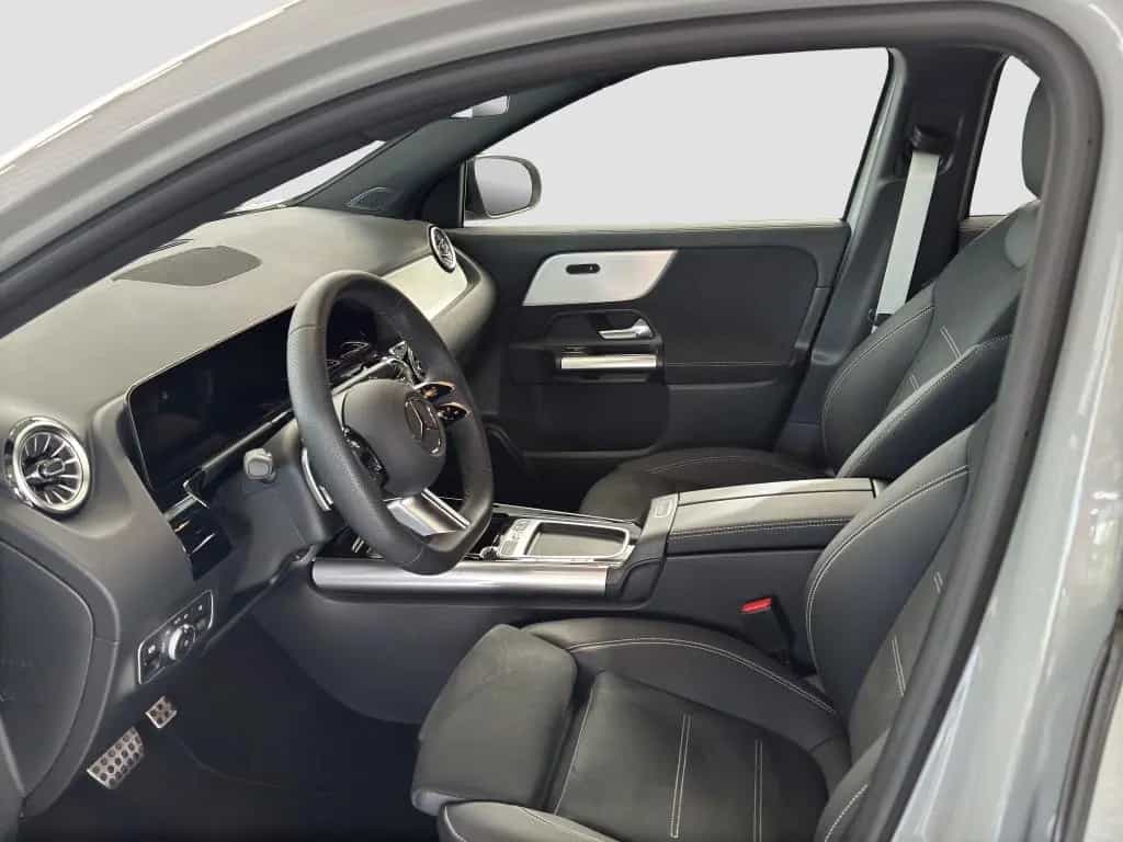 Mercedes-Benz GLA 200 AMG Line*NightPaket*MULTIBEAM LED*Kamera 08/2025-photo-4