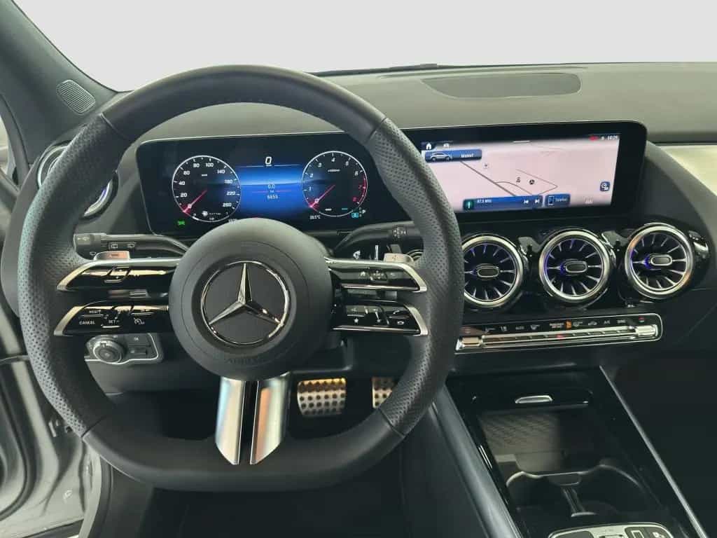 Mercedes-Benz GLA 200 AMG Line*NightPaket*MULTIBEAM LED*Kamera 08/2025-photo-5