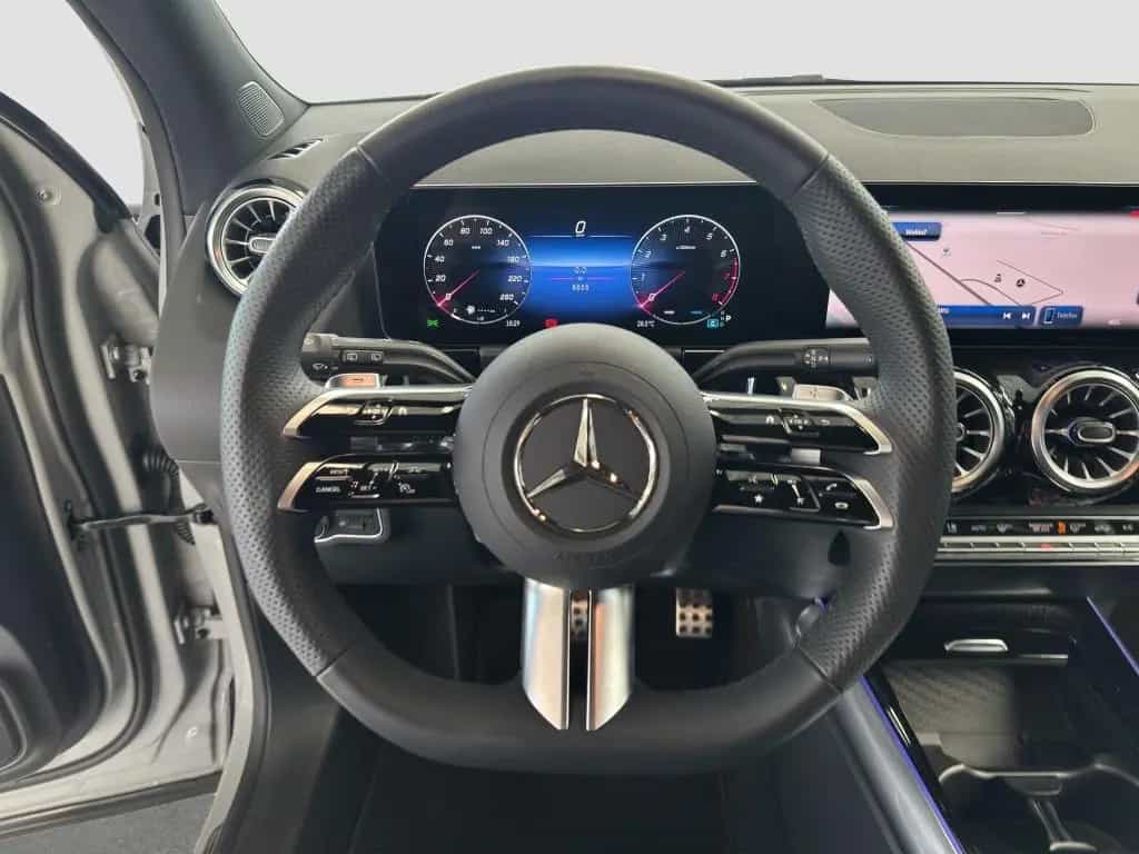 Mercedes-Benz GLA 200 AMG Line*NightPaket*MULTIBEAM LED*Kamera 08/2025-photo-6