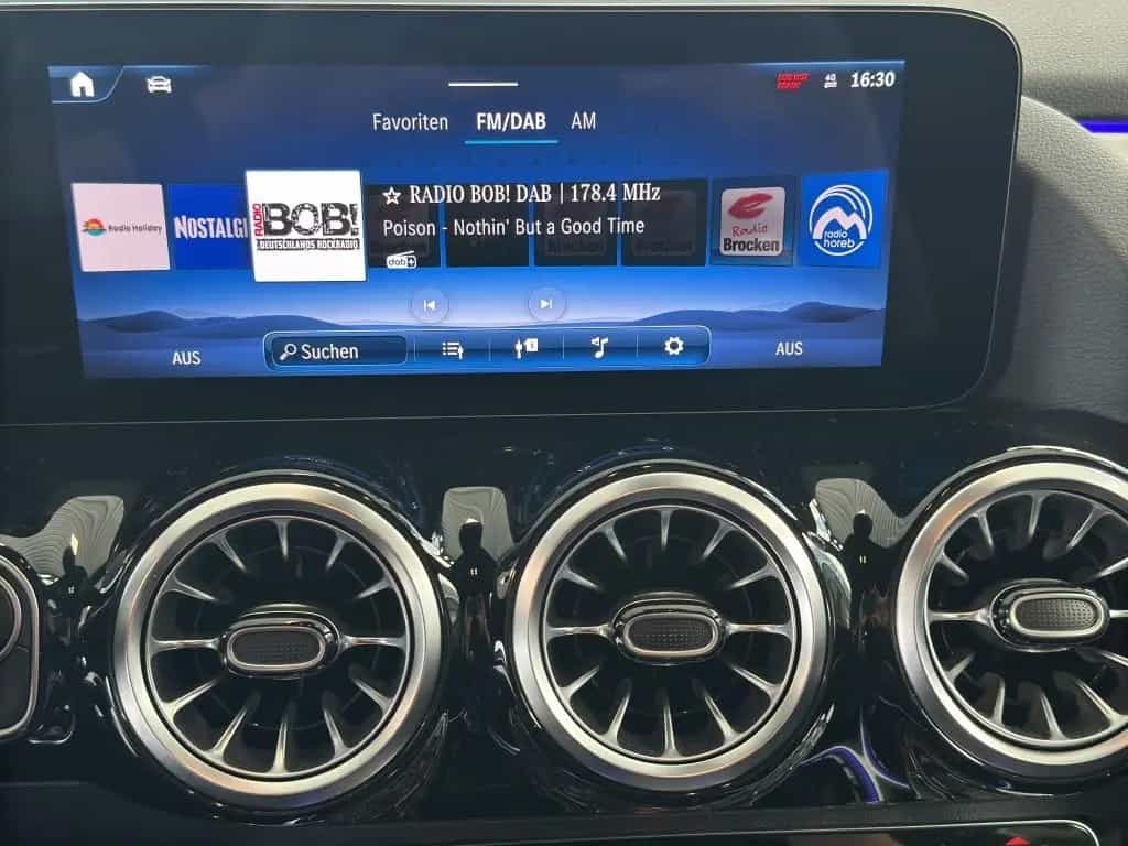 Mercedes-Benz GLA 200 AMG Line*NightPaket*MULTIBEAM LED*Kamera 08/2025-photo-9