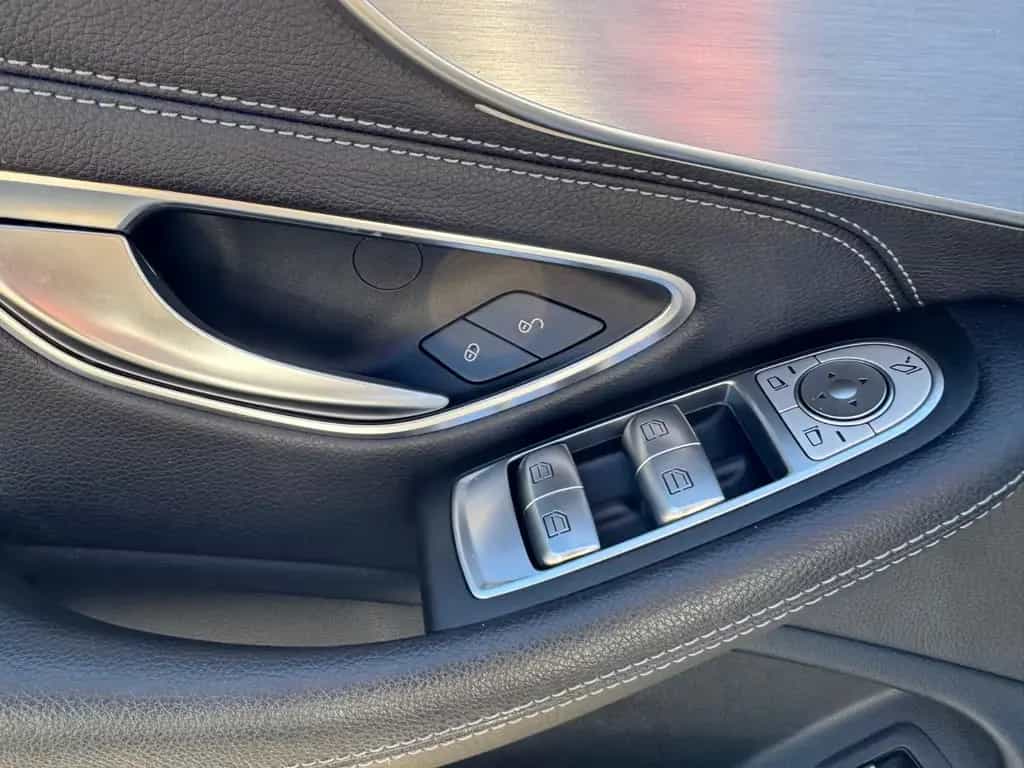 Mercedes-Benz C 200 Cabrio -AMG Line 02/2018-photo-19