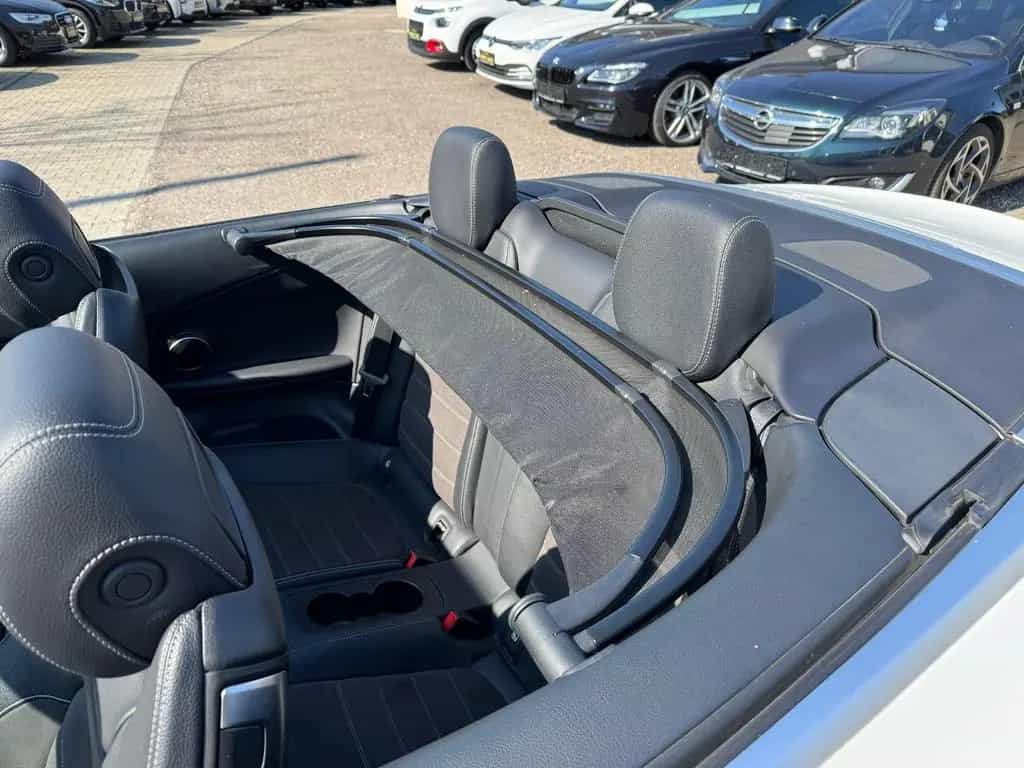 Mercedes-Benz C 200 Cabrio -AMG Line 02/2018-photo-27