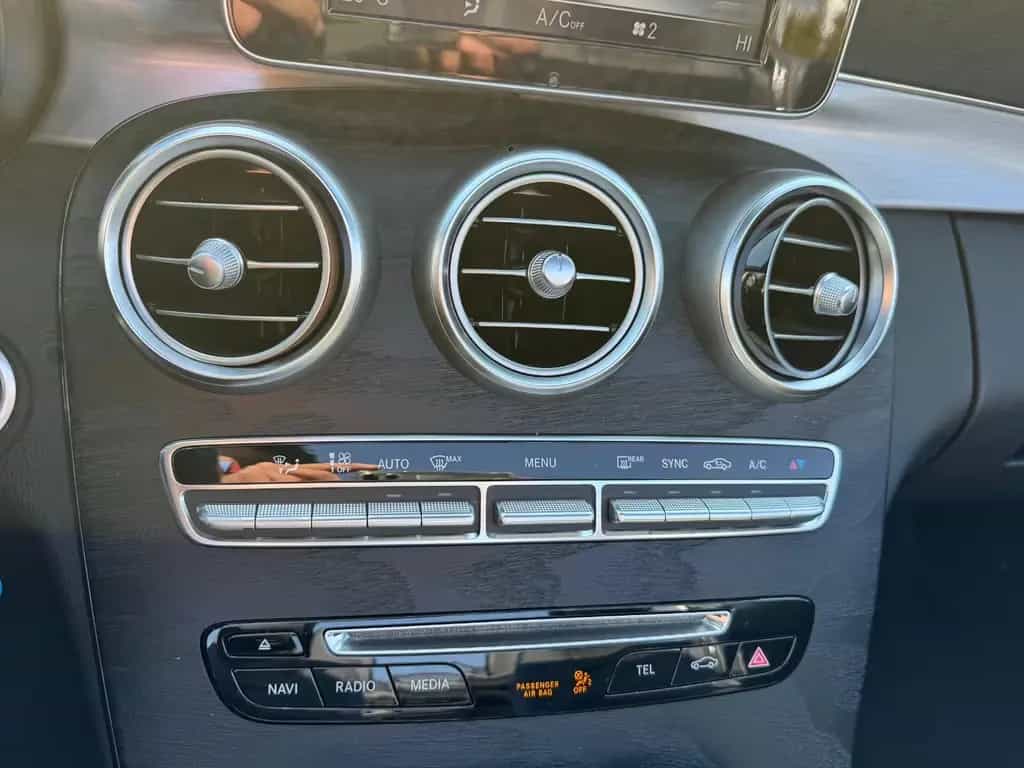 Mercedes-Benz C 200 Cabrio -AMG Line 02/2018-photo-33