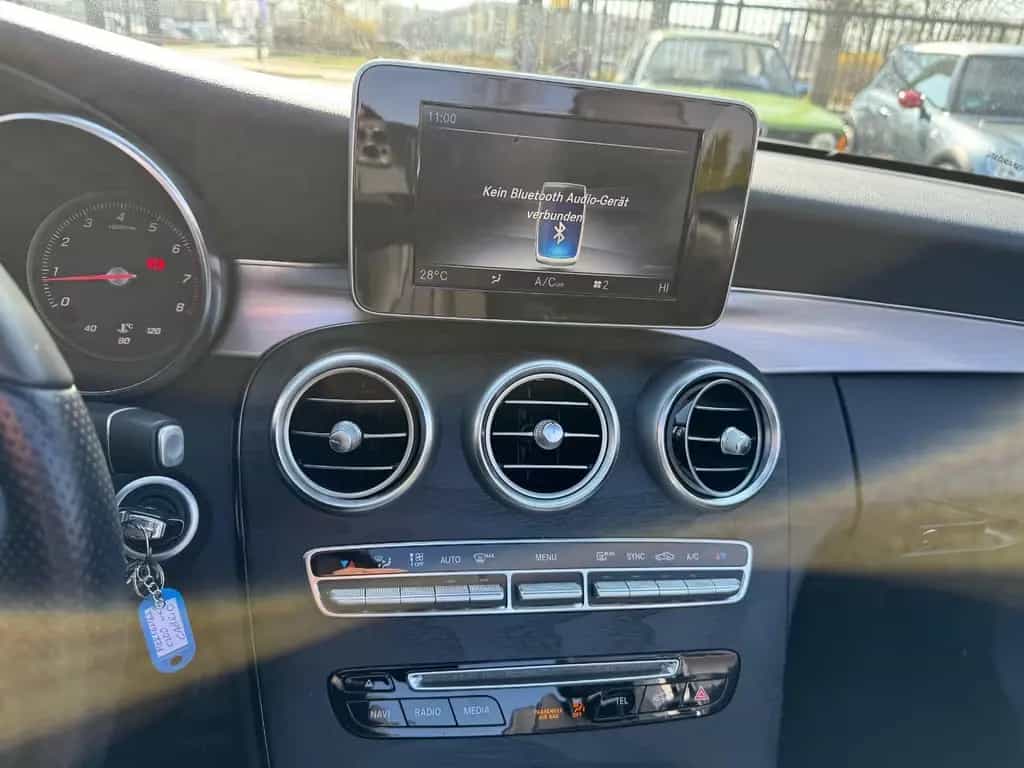 Mercedes-Benz C 200 Cabrio -AMG Line 02/2018-photo-34