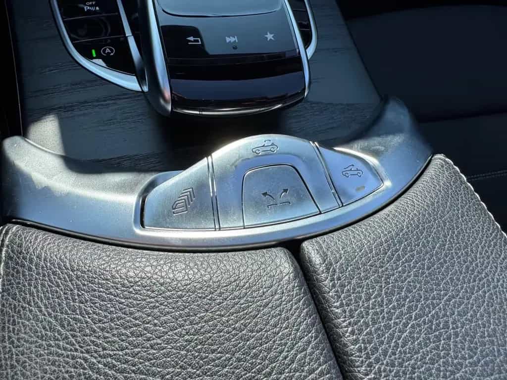 Mercedes-Benz C 200 Cabrio -AMG Line 02/2018-photo-36