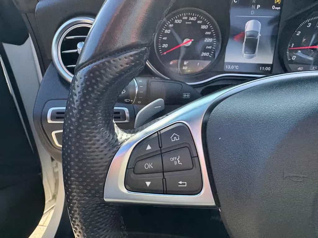 Mercedes-Benz C 200 Cabrio -AMG Line 02/2018-photo-39