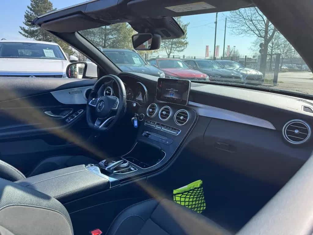 Mercedes-Benz C 200 Cabrio -AMG Line 02/2018-photo-40