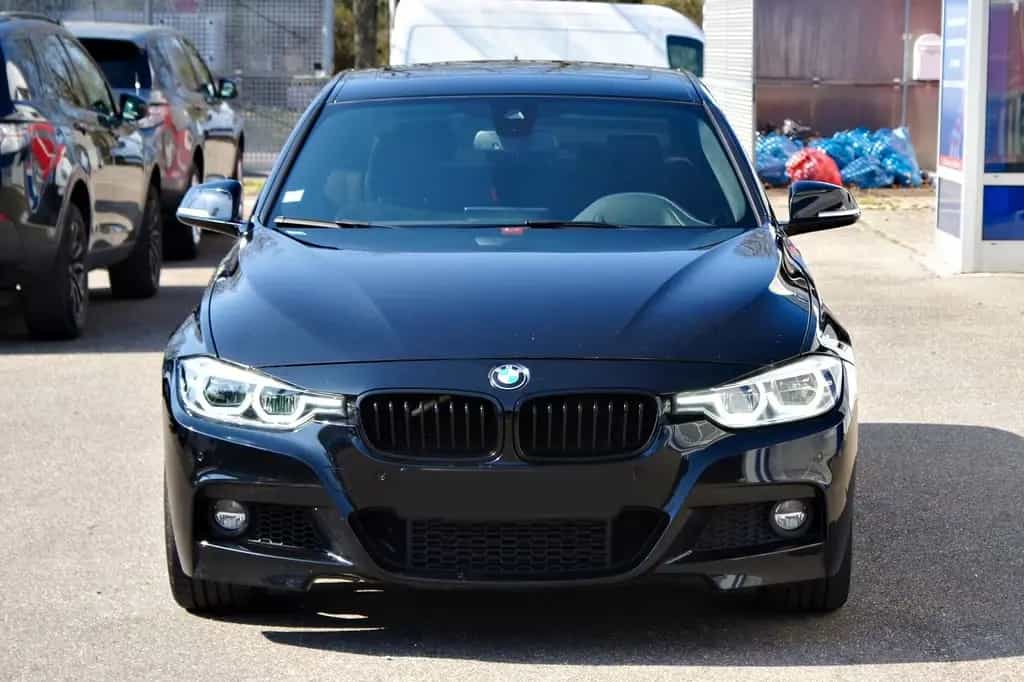 BMW 320 Limousine 320 d M Sport LEDER/NAVI/SD/HUD 02/2018-photo-1