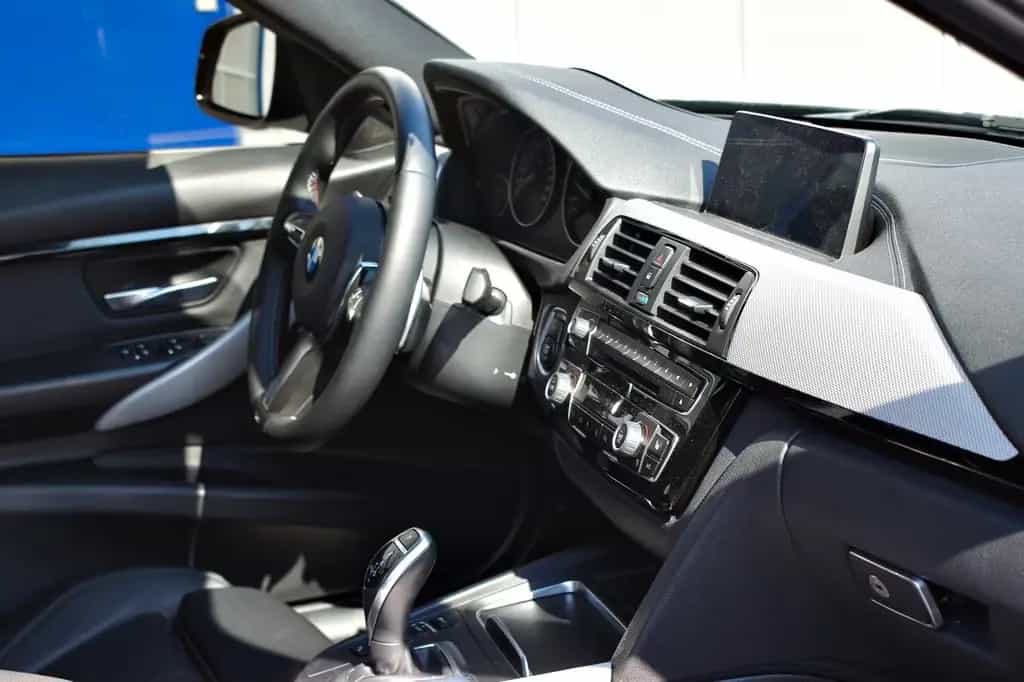 BMW 320 Limousine 320 d M Sport LEDER/NAVI/SD/HUD 02/2018-photo-13