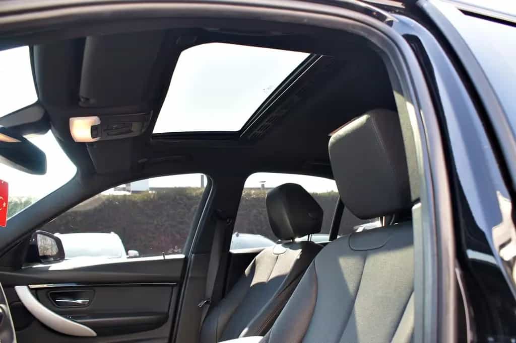 BMW 320 Limousine 320 d M Sport LEDER/NAVI/SD/HUD 02/2018-photo-8