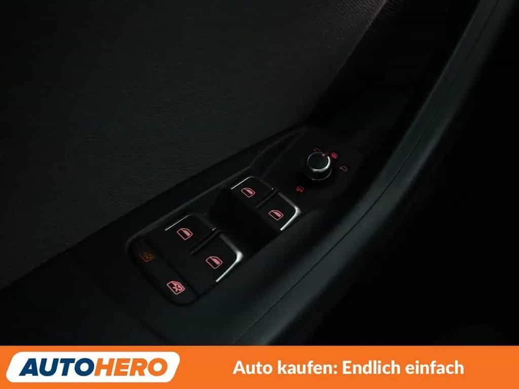Audi Q3 2.0 TFSI quattro Sport Aut.*NAVI*LED*TEMPO* 06/2017-photo-25