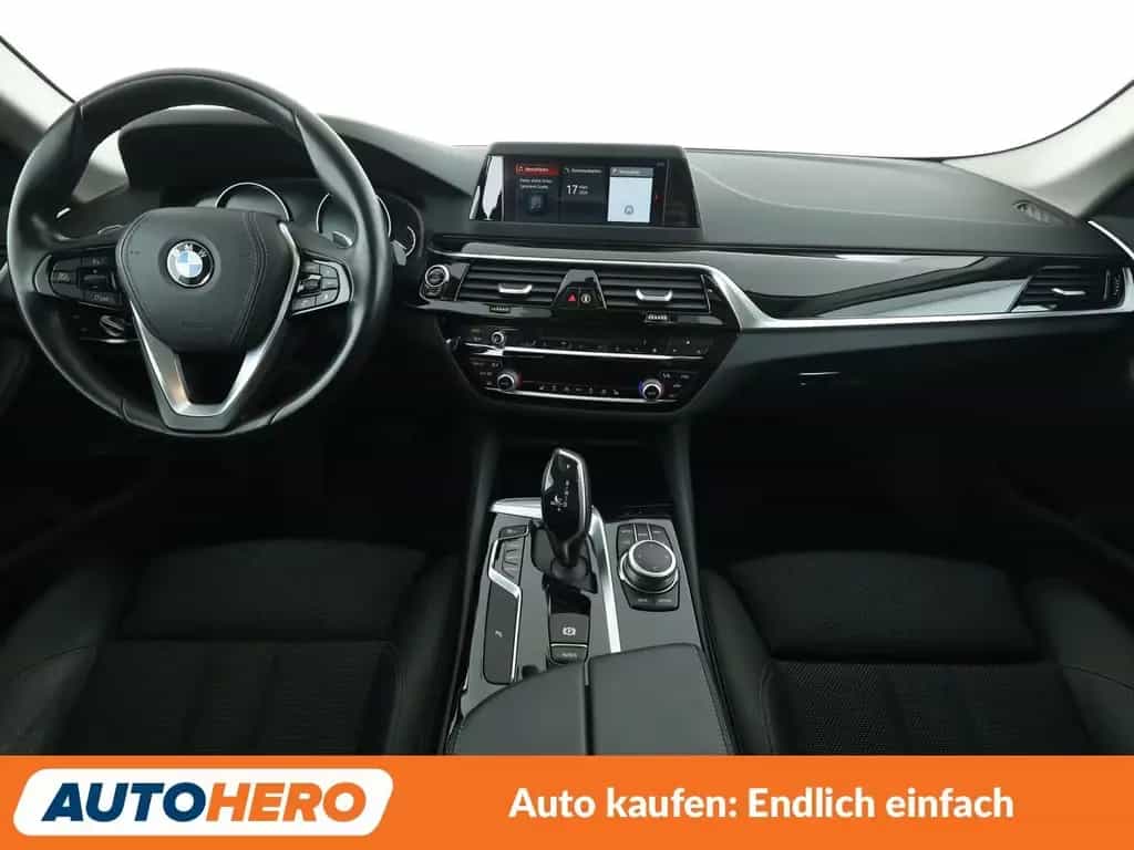 BMW 5 Series 07/2019-photo-11